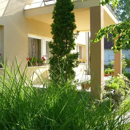 Apartamento House And Apts. In Balaton 26303 *