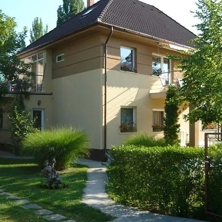 House And Apts. In Balaton 26303 *