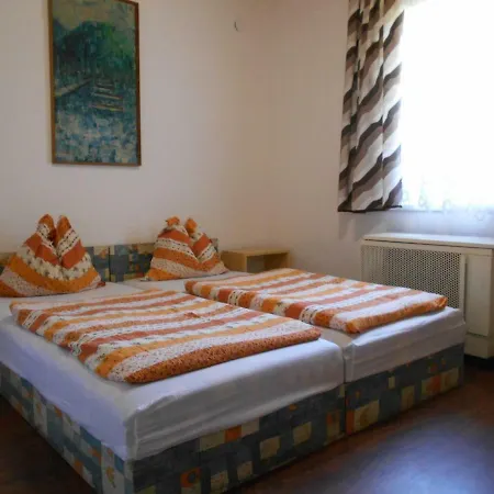 House And Apts. In Balaton 26303 Apartamento *